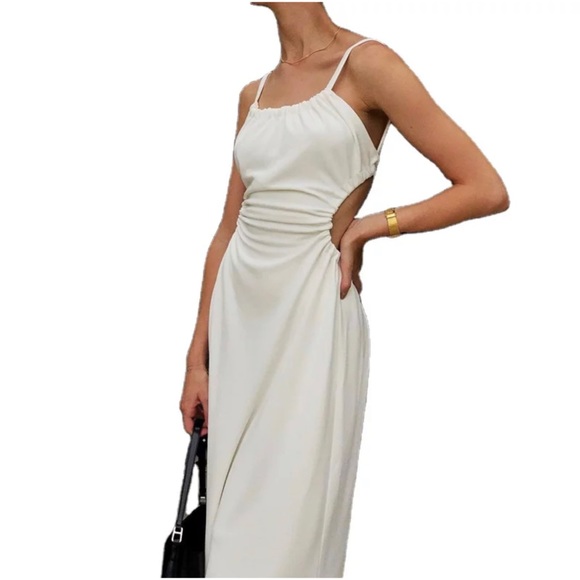 Gia Cut-Out Midi Dress in Black M - Picture 4 of 10